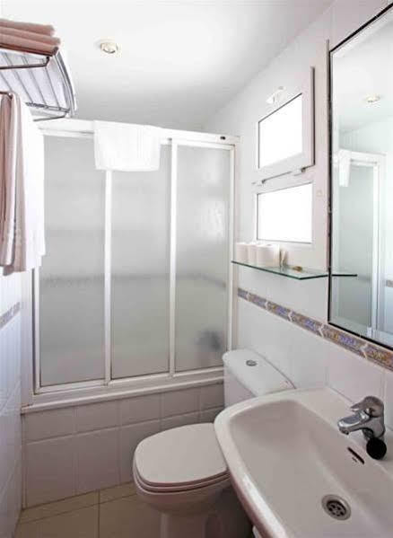 Apartamentos La Proa Торремолинос Экстерьер фото